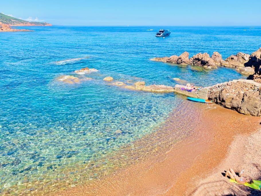 Apartment Vue Exceptionnelle - 4 Pers. Jardin Clim Parking Saint-Raphael (Var)