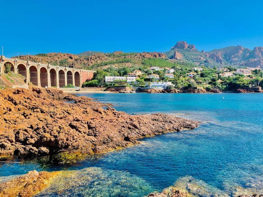 Apartment Vue Exceptionnelle - 4 Pers. Jardin Clim Parking Saint-Raphael (Var)
